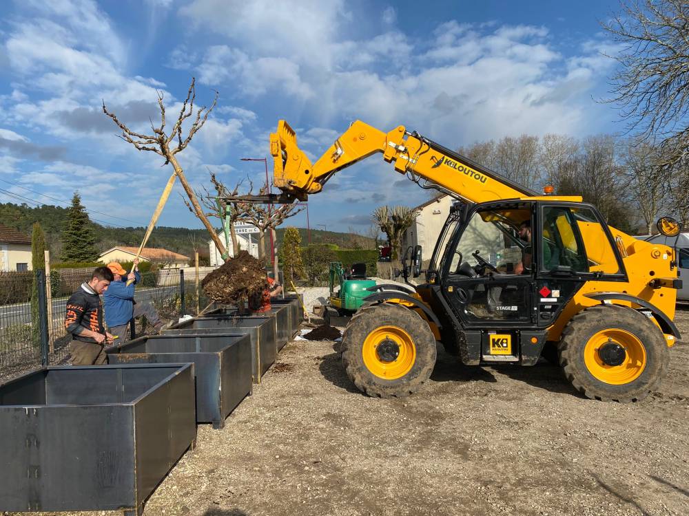 Service de plantation près de Razac-sur-l'Isle